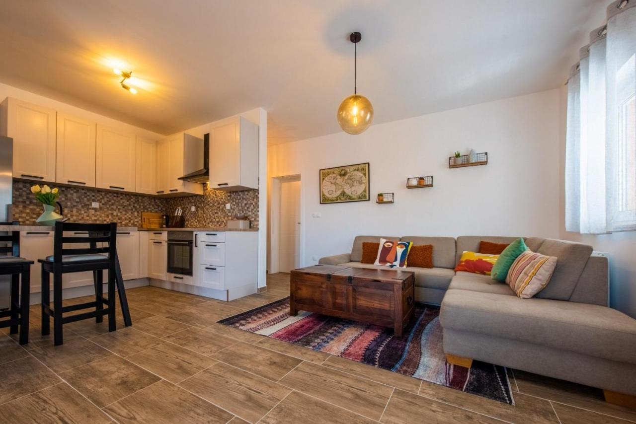 Apartment Paula Kastela